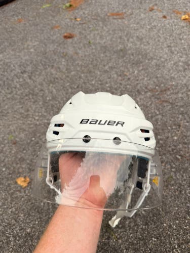 Large Bauer Re-Akt 55 Helmet (Used)