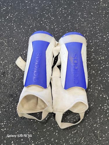 Used Adidas Soccer Shin Guards Junior Royal Blue SM 11849-S000044096