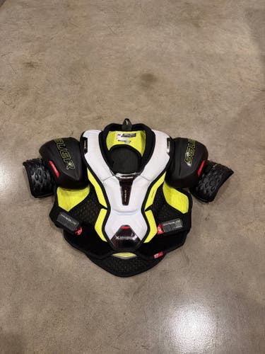 Men's Small Junior Bauer Vapor Hyperlite Shoulder Pads (Used)