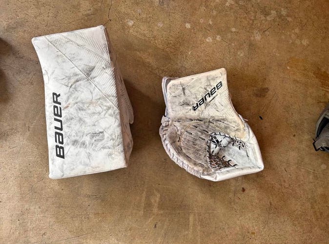 Bauer Vapor X90 Glove and Blocker (Intermediate)