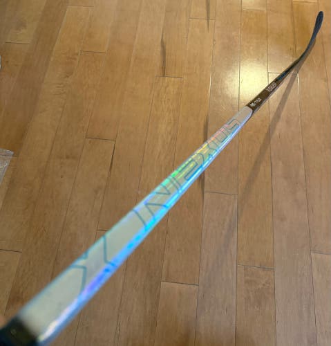 Senior Bauer Nexus Tracer Right Handed Hockey Stick P28 77 Flex (Used)