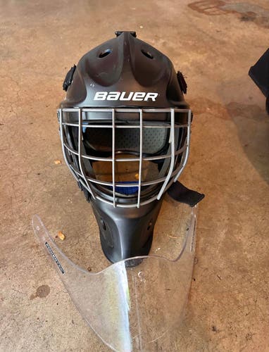 Bauer NME Goalie Mask (Senior Small)