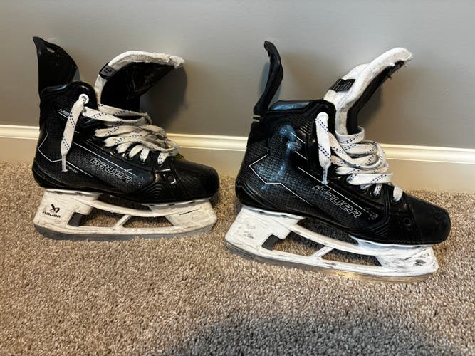 2024 Bauer Supreme M50 Pro Hockey Skates Extra Wide Width Size 3.5 (Used)