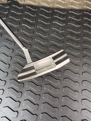 2021 Bettinardi Studio Stock 17 35” Right Handed used