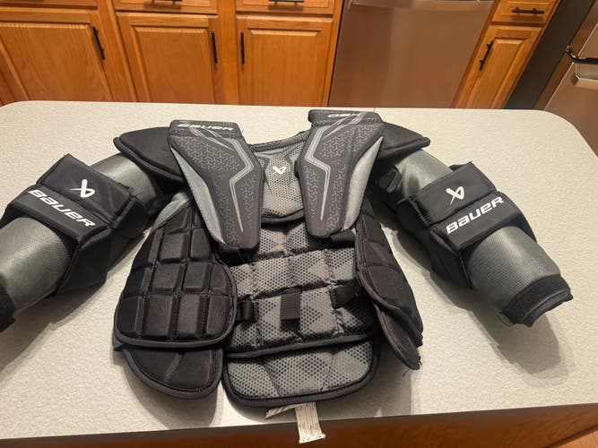 Large/Extra Large Bauer GSX Goalie Chest Protector (Used)