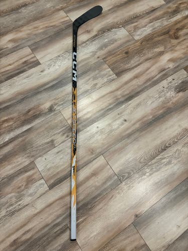 Intermediate CCM Jetspeed ft9 pro Right Handed Hockey Stick P28 65 Flex (New)