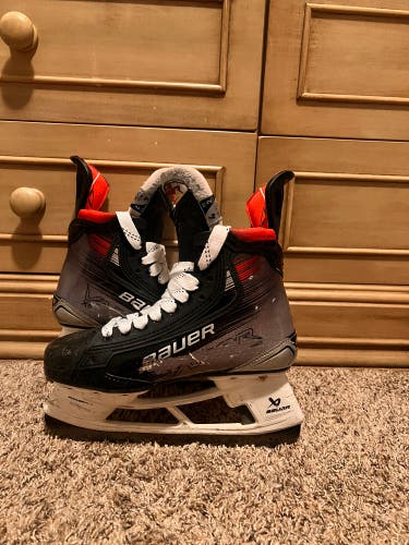 Bauer Vapor X5 Pro Hockey Skates Size 4 (Used)