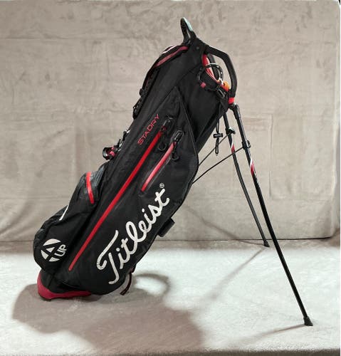 Red Men's Titleist stadry Bag (Used)