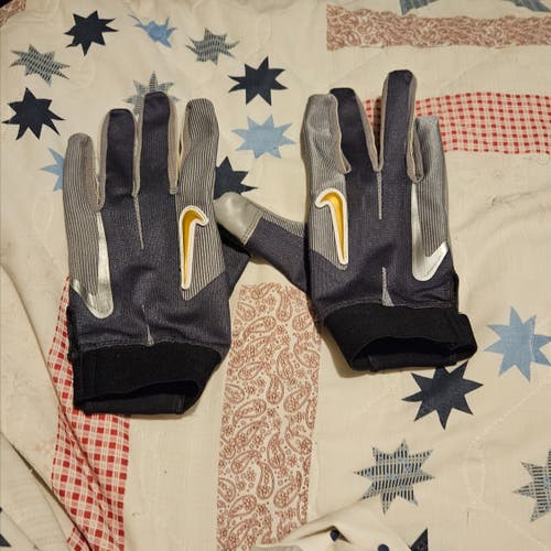 Gray Large Adult Nike Blade II Gloves (Used) RARE