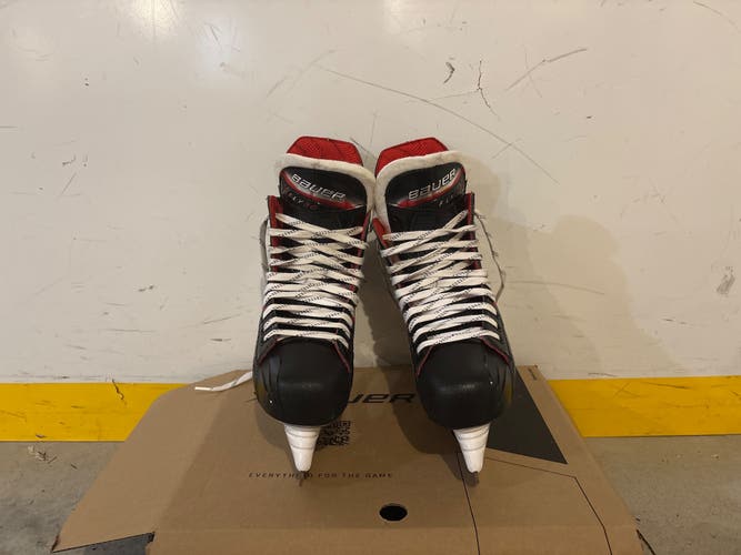 Red 2025 Bauer Vapor Fly30 and Hockey Skates Regular Width 8.5 (Used in one practice)