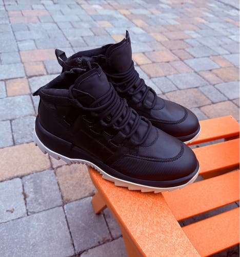 Mens Camper Helix GORE-TEX Leather Ankle Boots - Euro Size 45/US Size 11 (Black)