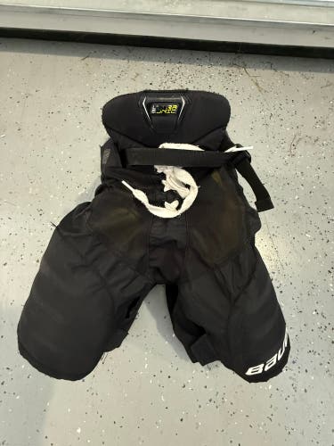 Youth Large Bauer Supreme Ultrasonic Hockey Pants (Used)