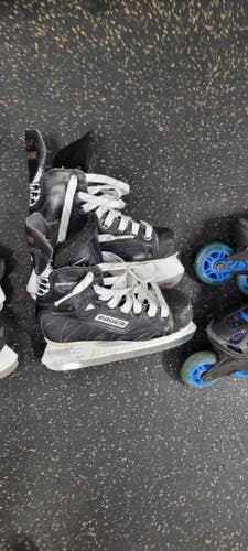 Used Bauer PERFORMANCE 1R Junior Hockey Skate Junior 01 11497-S000161485
