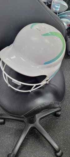 Used RIP-IT HELMET W MASK 6 - 6 7/8 Batting Helmet w/Mask White One Size 11497-S000161471
