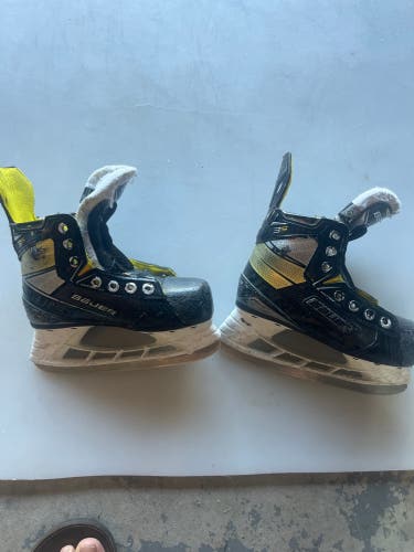 2024 Bauer Supreme Hockey Skates Regular Width 13 (Used)
