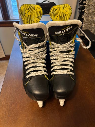 Black/Yellow 2024 Bauer Supreme M30 Hockey Skates Regular Width 10.5 (Used)