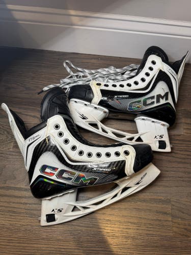 White 2026 CCM JetSpeed FT8 Pro Hockey Skates Regular Width Pro Stock 7 (Used)