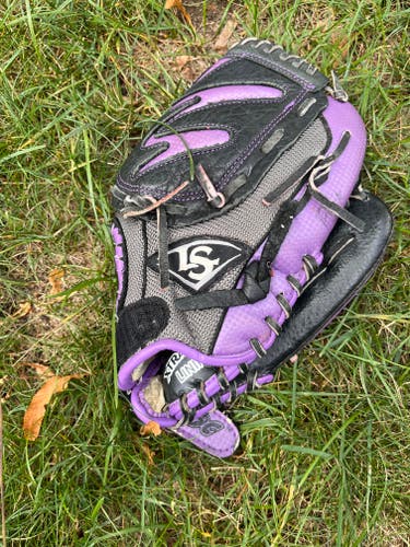 RH Louisville Slugger Softball Glove 11" (Used)