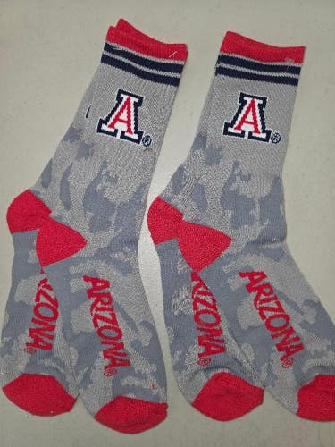 ST11 Mens NCAA ARIZONA WILDCATS Crew Socks Lot of 2 Pair LARGE New