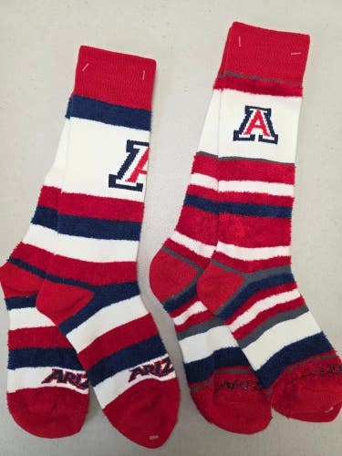 ST3 Mens NCAA ARIZONA WILDCATS Crew Socks Lot of 2 Pair MEDIUM New