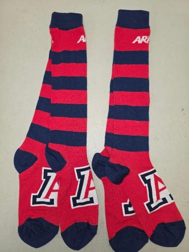ST13 Mens NCAA ARIZONA WILDCATS Crew Socks Lot of 2 Pair MEDIUM New