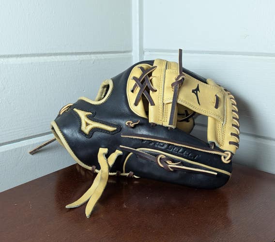 Mizuno Pro Select Series 11.75" Infielders Baseball Glove