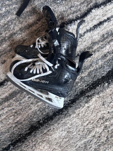 Black 2022 Bauer Supreme Mach Hockey Skates Regular Width 9 (Used)