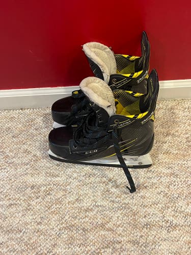 Black 2016 CCM Ultra Tacks Hockey Skates Size 5 (Used)