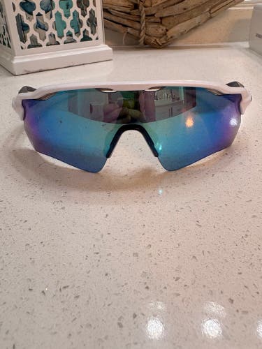 One Size Fits All Oakley Radar EV Sunglasses (Used)