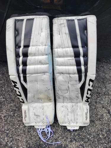 34" CCM Extreme Flex 760 Goalie Leg Pads (Used)