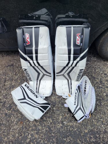 26+2" Vaughn Velocity V10 Regular Goalie Full Set (Used)