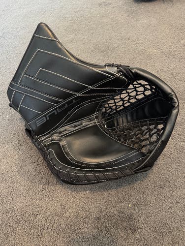 True HZRDUS Px4 Goalie Glove (Custom Pocket)