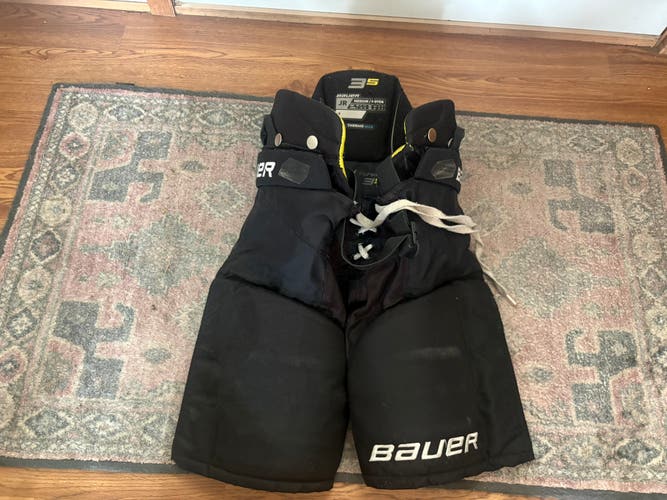 Junior Medium Bauer Supreme 3S Hockey Pants (Used)