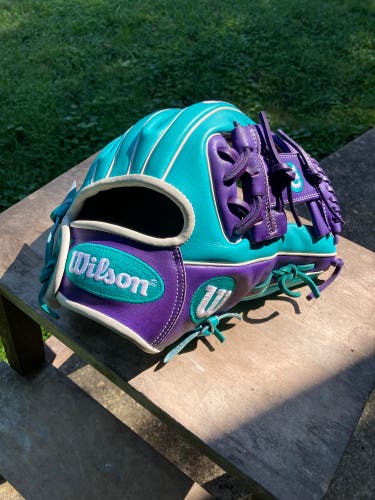 Wilson A2000 DP15 RH Infield Baseball Glove 11.5" (Used)