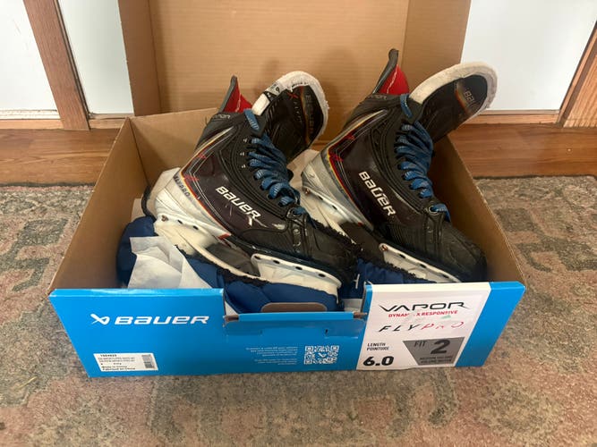 2025 Bauer Vapor Flypro Hockey Skates 6 (Used)