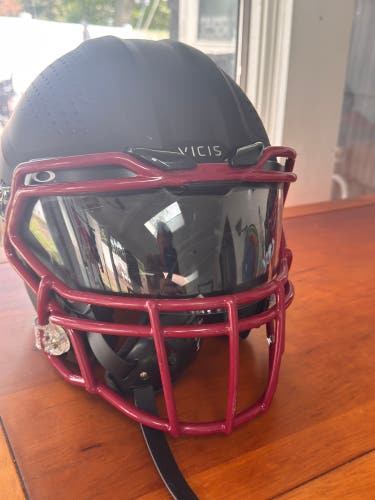 Black Youth Medium Vicis ZERO2 Helmet (Used)