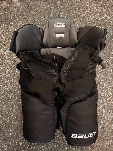 Men's Senior Medium Bauer Nexus Pro Hockey Pants Pro Stock (Used)