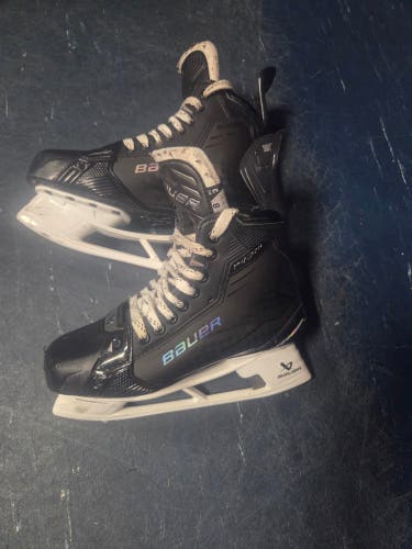 2024 Bauer Supreme Shadow Hockey Skates Size 8 Fit 3 (Used)