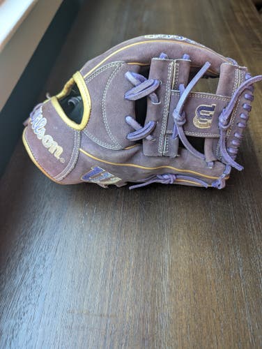 2023 Infield RH Wilson A2000 Baseball Glove 11.75" (Used)