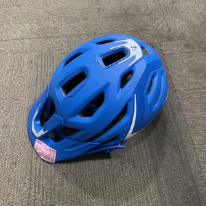 Used Bontrager LITHOS Bike Helmet Royal Blue MD 11614-S000244101