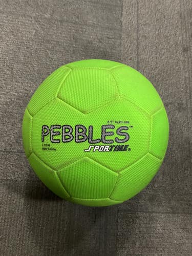Used PEBBLES SOCCER BALL All Size Soccer Ball Green 5 11614-S000244016