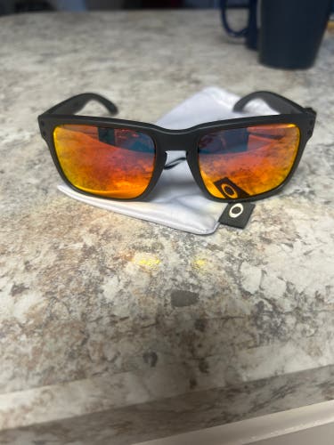 Matte Carbon Adult standard Frame Oakley Holbrook Sunglasses (New)