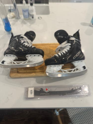 2024 CCM Tacks XF Pro Hockey Skates 6 (Used) plus 1 blacksteel