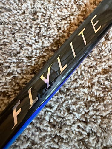 Bauer Vapor Flylite SR Grip LH Hockey Stick P28 77 Flex (New with Flaws) Blk/Blue (No Warranty)