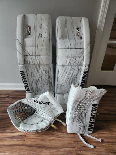 Vaughn V10 Pro Carbon Full Right Goalie Full Set