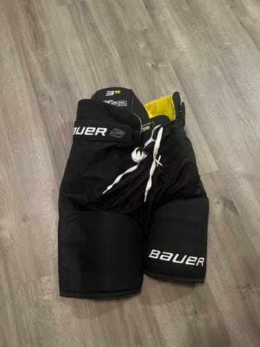 Intermediate Large Bauer Supreme 3S Hockey Pants (Used)
