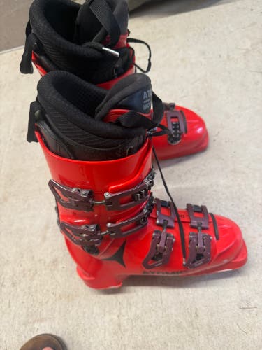 Mondo 23 & 23.5 Atomic Ski Boots (Used)