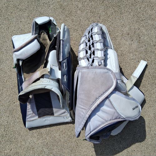 SR Bauer Vapor Hyperlite 2 Regular goalie gloves set (Used)