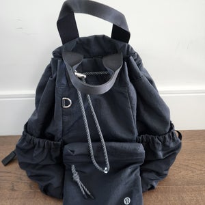 Lululemon 2-in-1 Drawstring Bucket Bag / Backpack