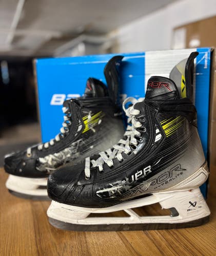 Bauer Vapor Hyperlite 2 Hockey Skates - Senior 10 (Good Condition)
